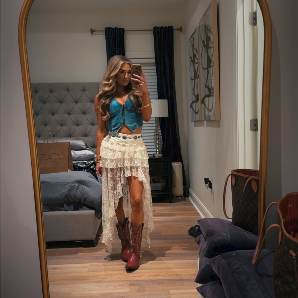 Cream Lace High-Low Skirt
